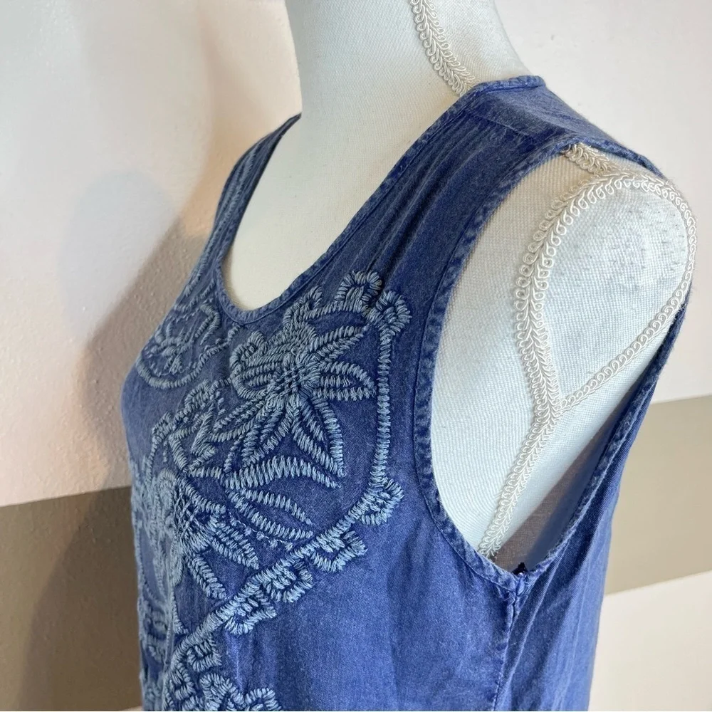 2/$25 Luna Moon Buckle Blue Chambray Denim Floral Boho Bohemian Western Tank Top - Picture 9 of 14